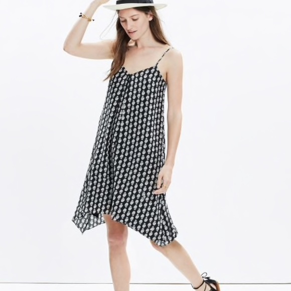 Madewell Dresses & Skirts - B&W silk MADEWELL trapeze dress 